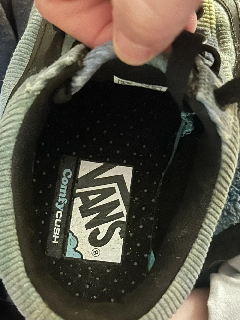 Vans Old Skool Corduroyuu Sneakers in green/blue with Black Details